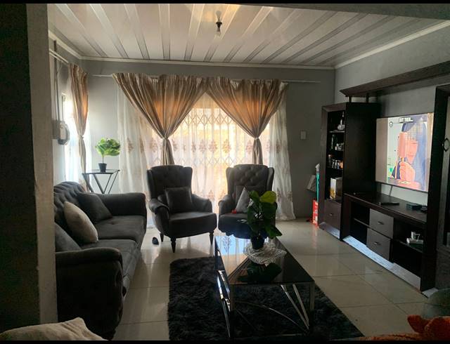 3 BEDROOM HOUSE FOR SALE IN MOHLAKENG